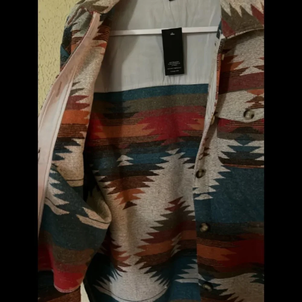 Aztec Coat - Picture 6 of 7